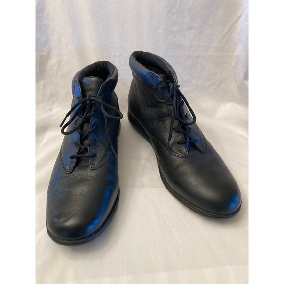 Easy Spirit Esbebop Black Leather Lace Up Ankle Boots Women's Size 8.5M - Picture 2 of 10